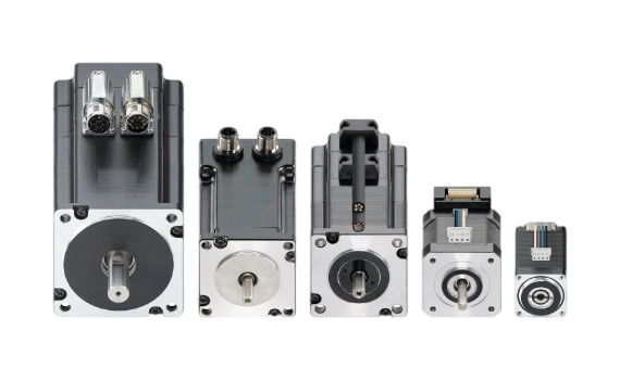 Various drylin motors arranged in a line